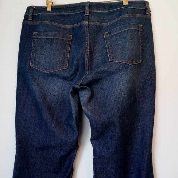 NY&C Curvy Bootcut Low Rise Jeans size 16P petite Med Wash Slight Stretch EXC - Picture 4 of 11